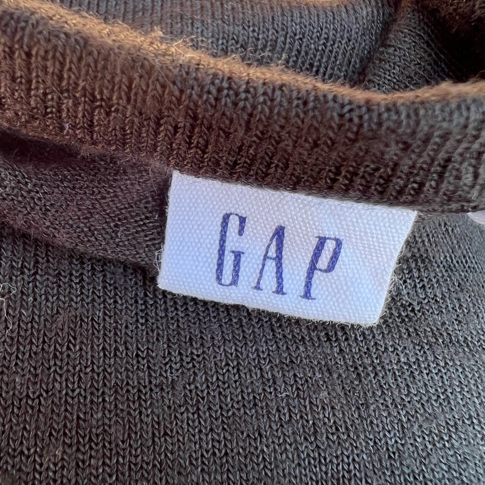 Gap Women’s Black Sleeveless top - Picture 2 of 3